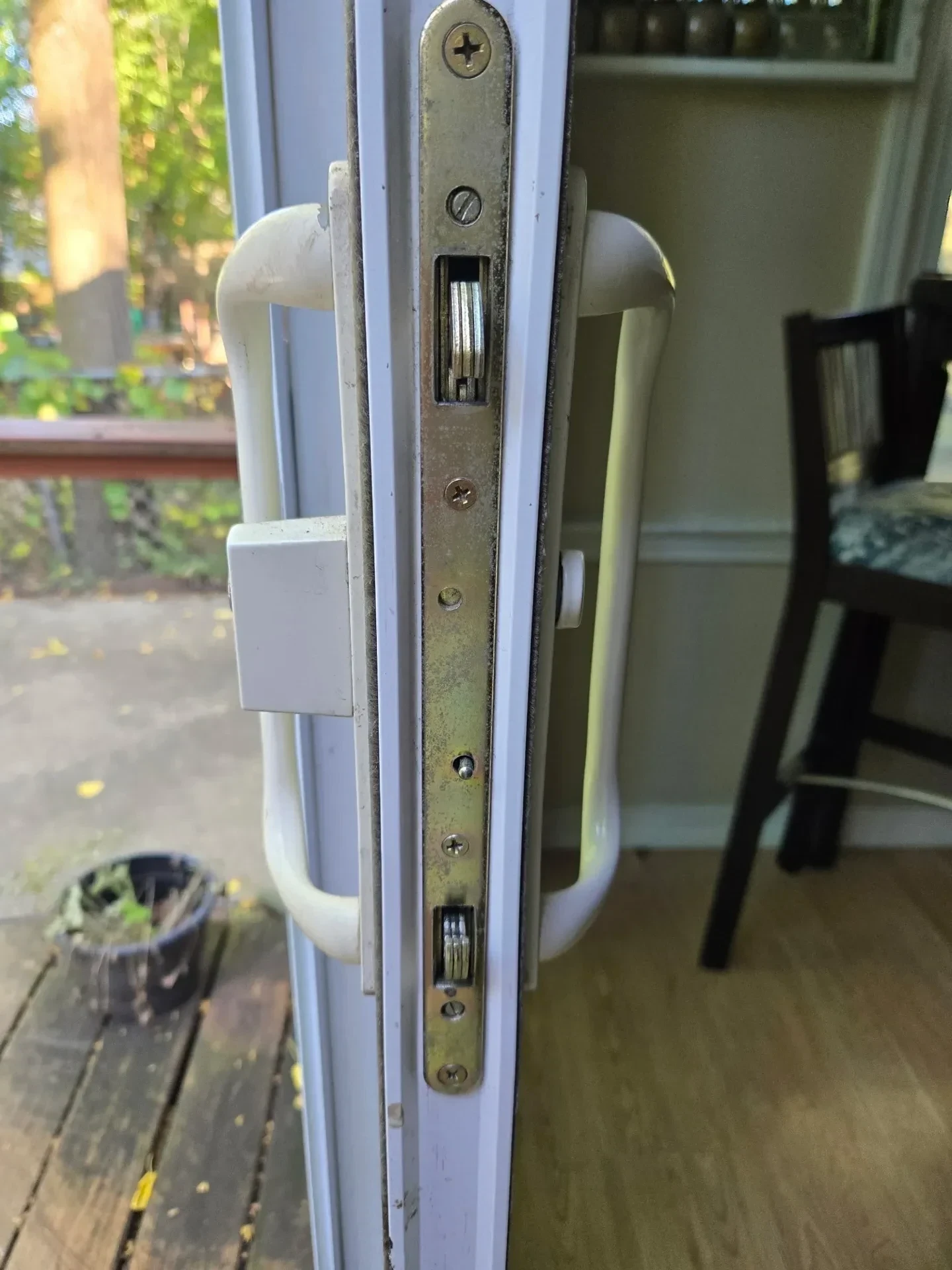 High Security Padlock and Deadbolt Service